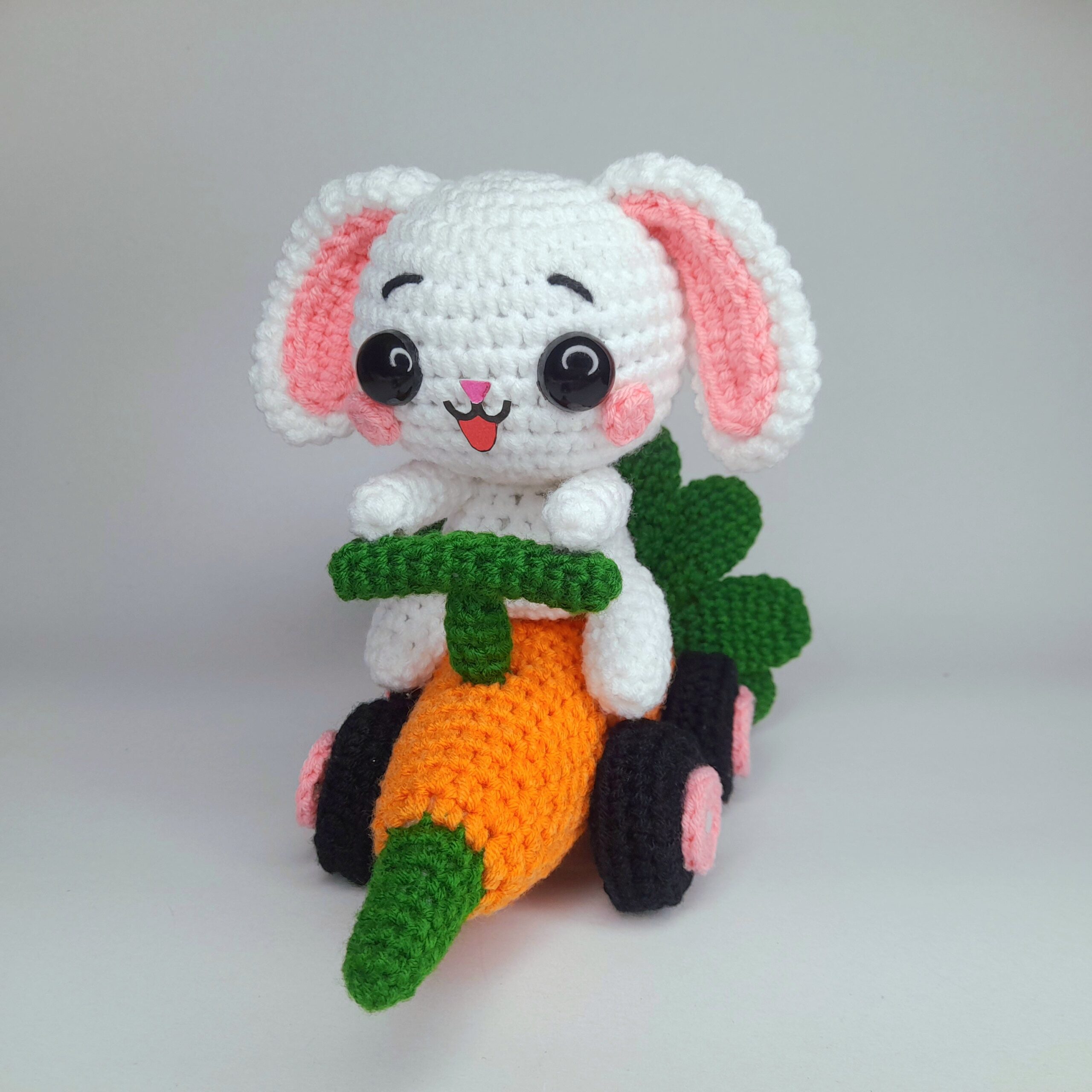 Schattig Konijntje in Wortelauto - Paas Haak Amigurumi - Afbeelding 3