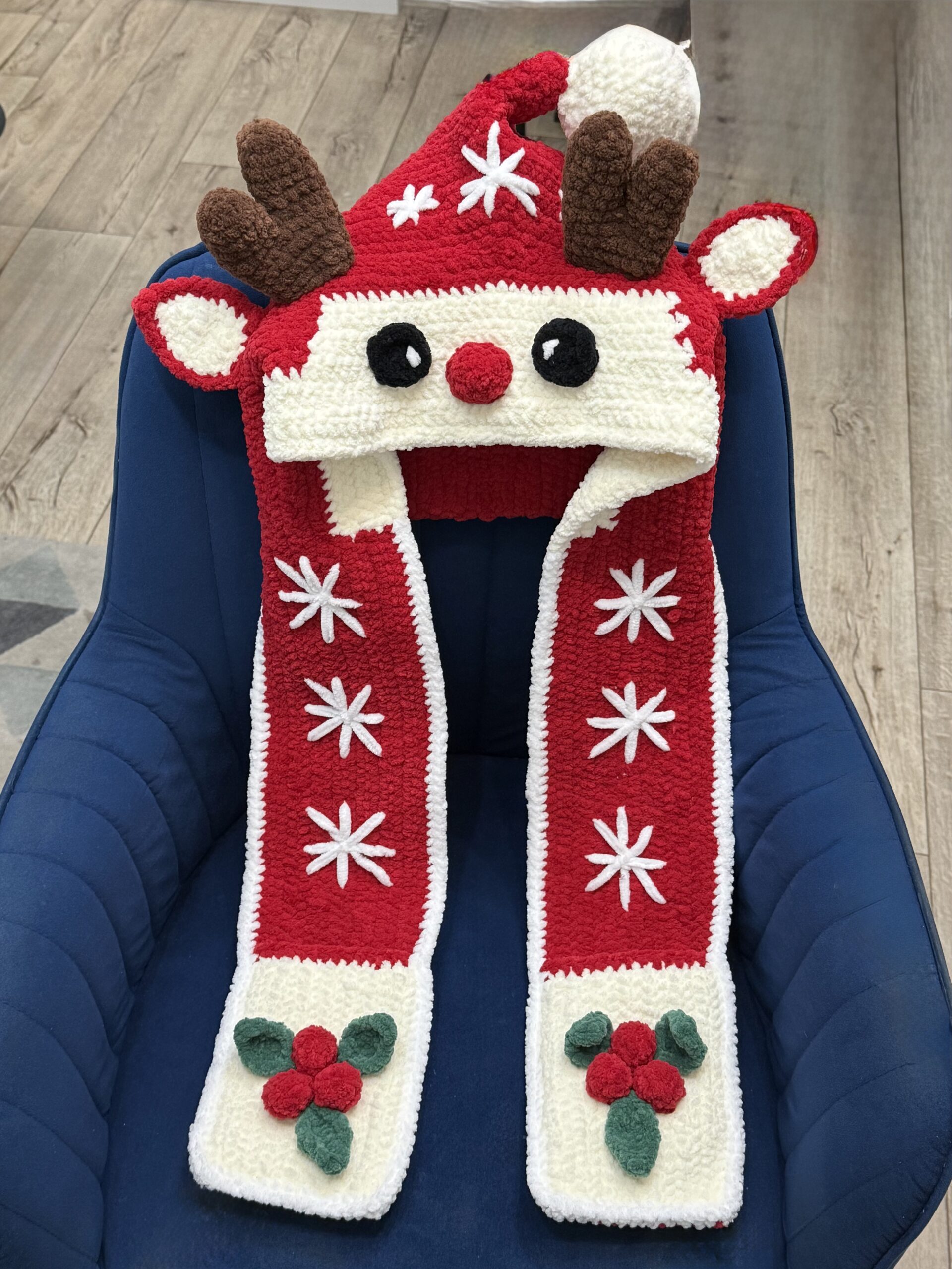 4 haakpatronen voor kerstsjaals met capuchon - Afbeelding 3