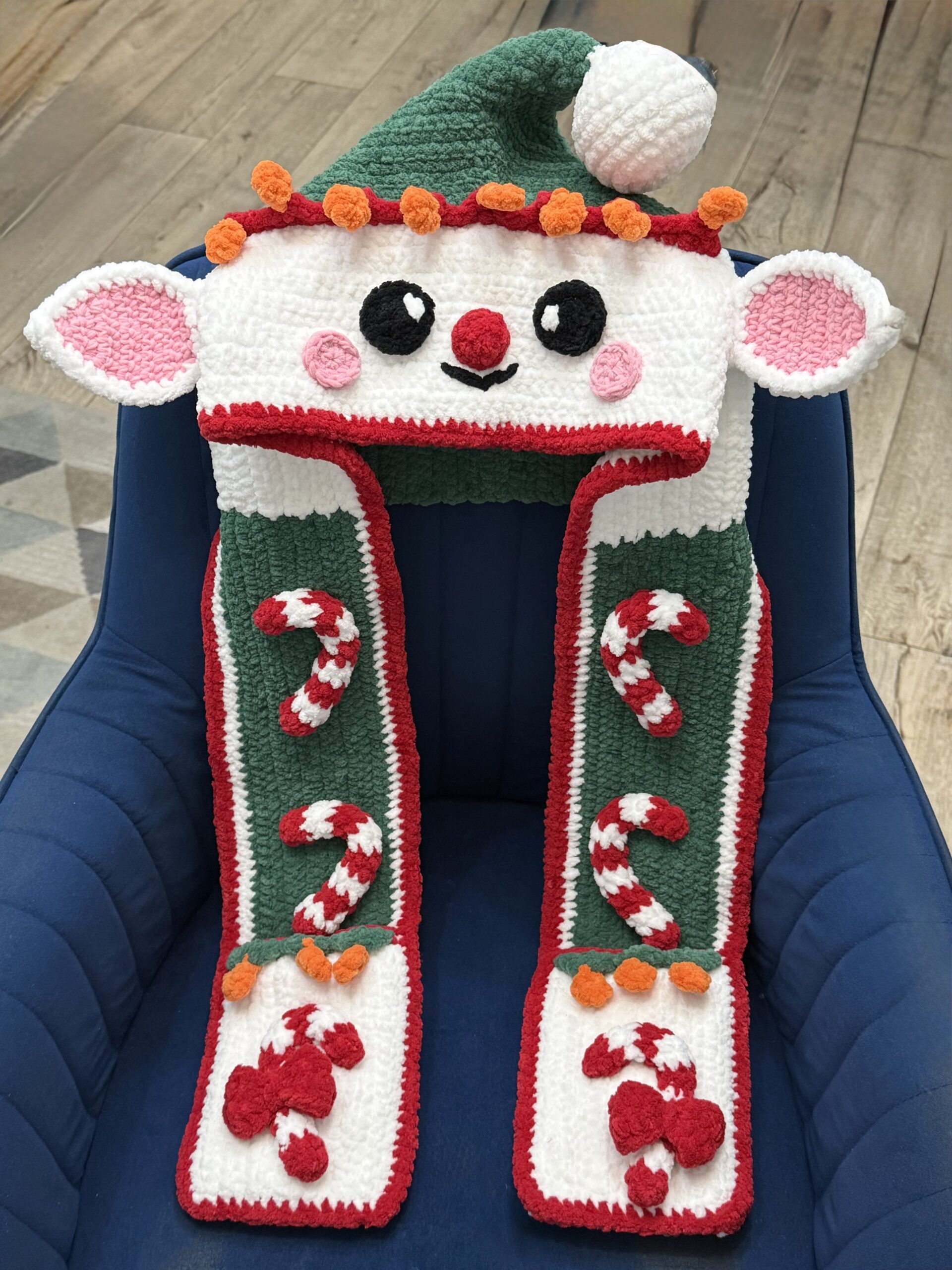 4 haakpatronen voor kerstsjaals met capuchon - Afbeelding 7