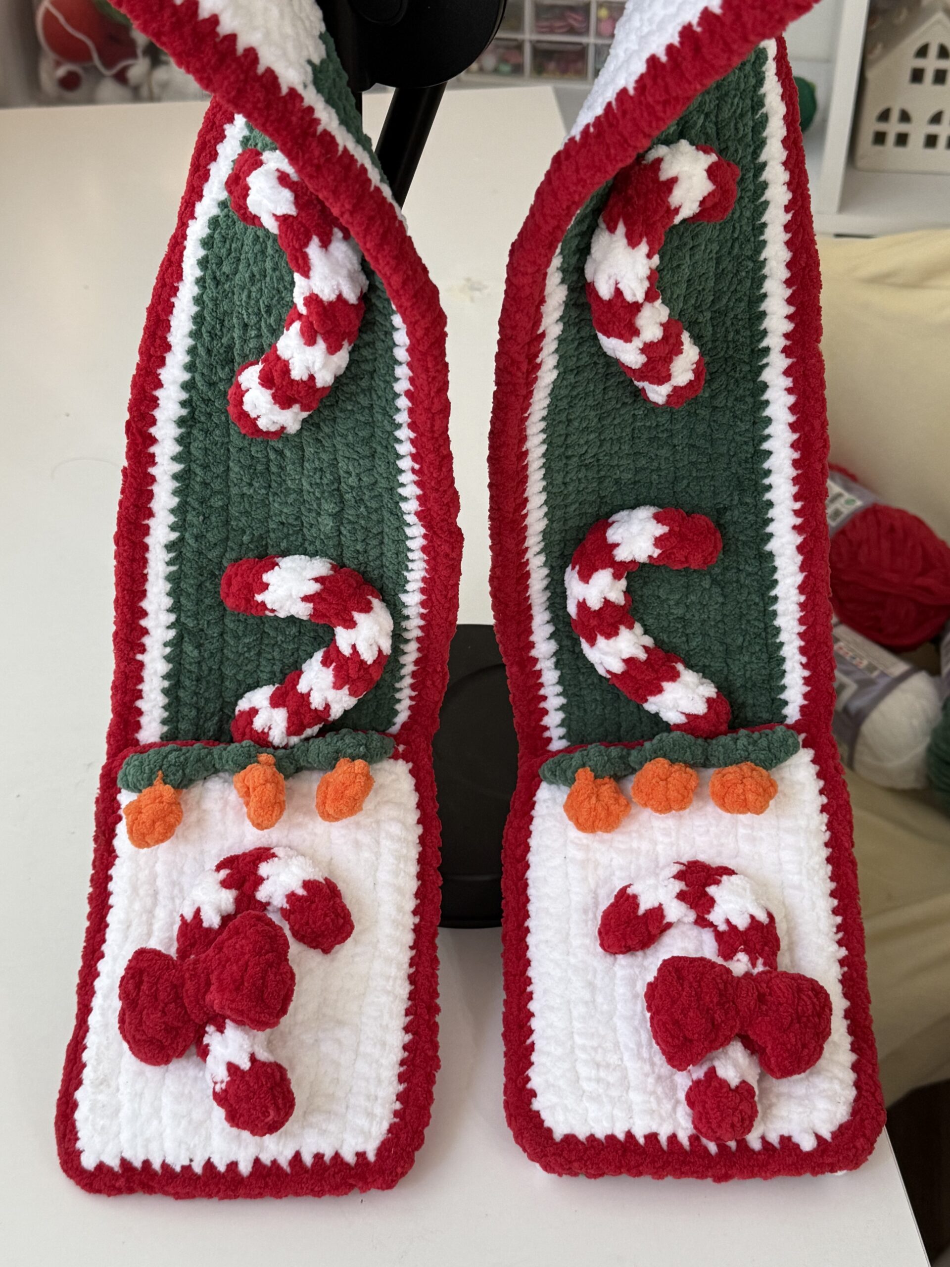4 haakpatronen voor kerstsjaals met capuchon - Afbeelding 4